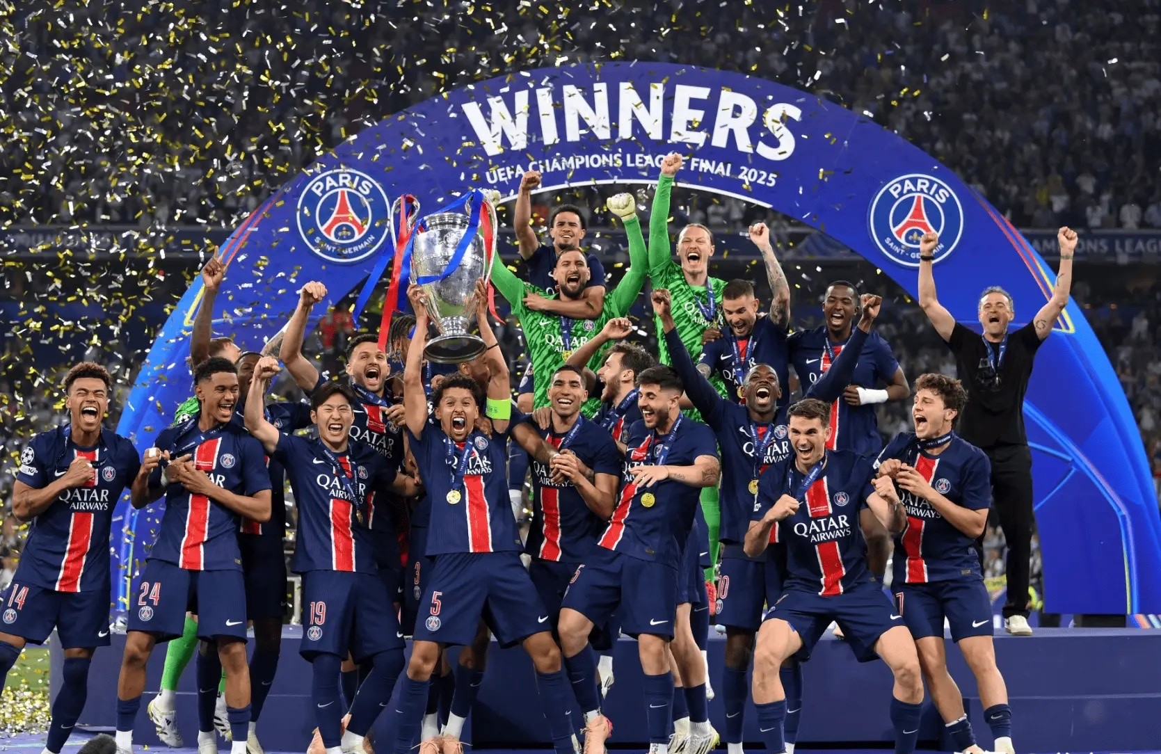 关于摩纳哥迎法国杯关键赛，集结日主帅复盘，话题不断，年轻球员得到机会的信息-ayx